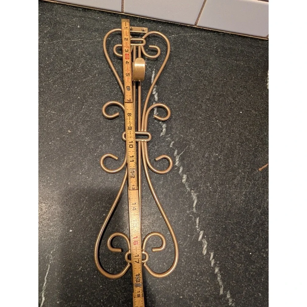 Village Lighting Elegant Wreath Hanger Gold Deluxe Door Saver Over The Door